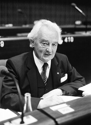 Suriet 23: The MEP Victor MICHEL during a session in the hemicycle of Strasbourg in June 1982.