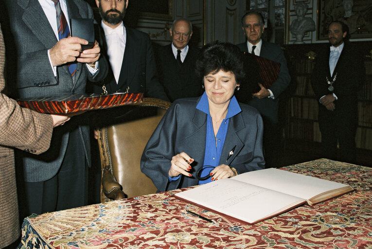 Foto 12: Arrival of new Spanish and Portuguese delegations, Reception at the Chateau des Rohan in Strasbourg