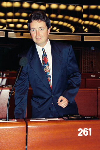 Billede 2: MEP Simon Francis MURPHY takes part in a plenary session in Strasbourg in July 1994