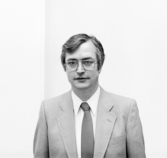 Fotografi 2: Portrait of the MEP Jaak H.-A. VANDEMEULEBROUCKE in February 1981.