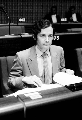 Fotografi 15: The MEP Helmut Martin RIEGER during a session in the hemicycle of Strasbourg in June 1982.