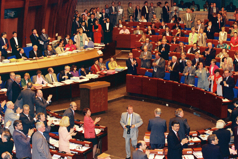 Fotografia 5: Plenary session in Strasbourg - Vote on the enlargement of the European Union for Norway, Austria, Finland, and Sweden