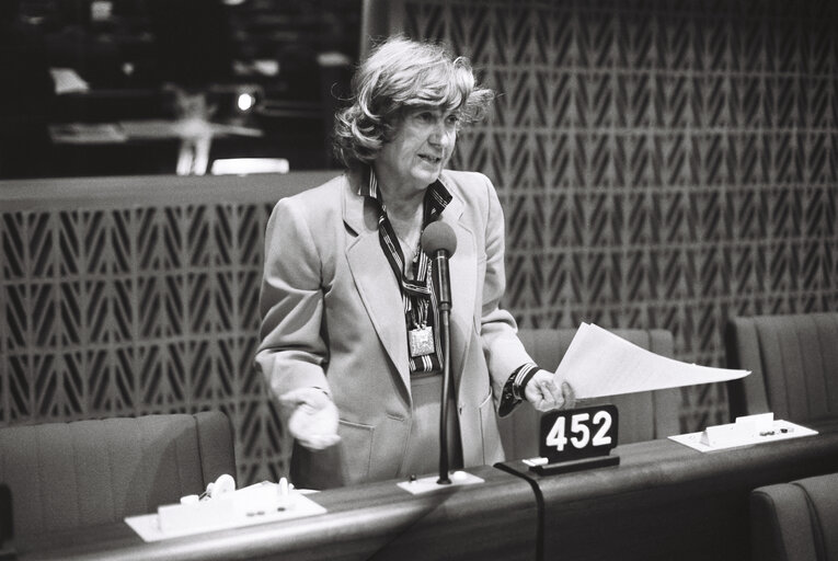 Fotografi 7: The MEP Maria Antonietta MACCIOCCHI during a session in Strasbourg in March 1980.