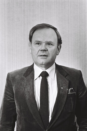 Horst LANGES official portrait