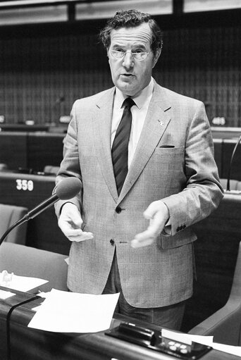 Suriet 8: The MEP Patrick Joseph LALOR during a session in Strasbourg in June 1983.