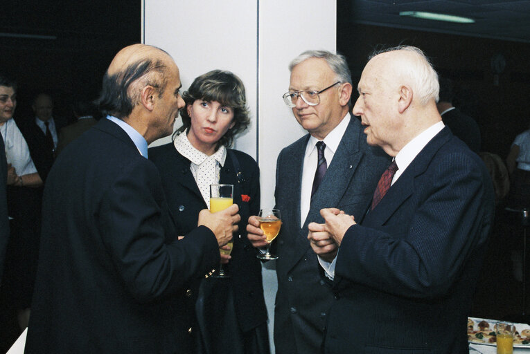 Suriet 20: Presentation of medals to long term civil servants by Pierre PFLIMLIN EP President, Bâtiment Schuman Luxembourg