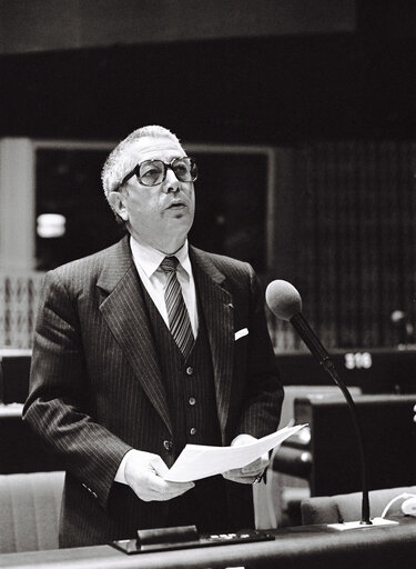 Nuotrauka 28: The MEP Robert DELOROZOY during a session in Strasbourg in May 1981.