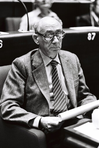 Fotografija 12: Gerard JAQUET during a plenary session in Strasbourg in October 1979.