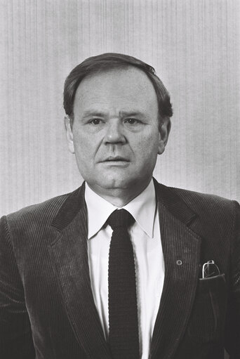 Horst LANGES official portrait