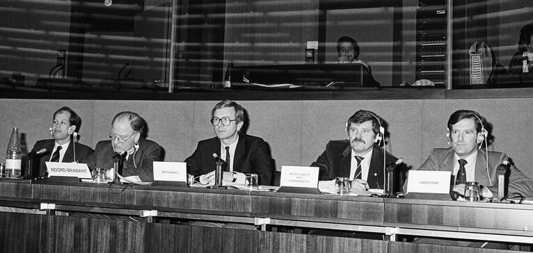 Fotogrāfija 8: Conference of Regions in Strasbourg in October 1984.