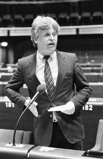 Suriet 6: The MEP Elmar BROK during a session in Strasbourg in June 1983.