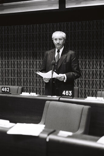 Fotografija 8: The MEP Gustave DELEAU during a session in Strasbourg in March 1980.