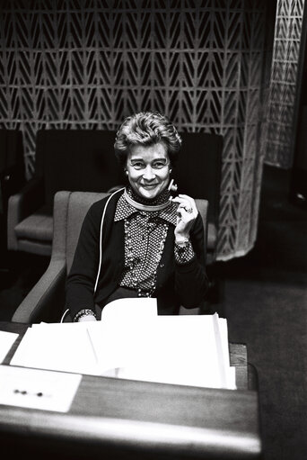 Снимка 9: The MEP Antoinette SPAAK during a session in the hemicycle of Strasbourg in November 1979.