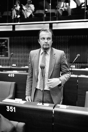 Fotogrāfija 2: The MEP Gero PFENNIG during a session in Strasbourg in April 1980.