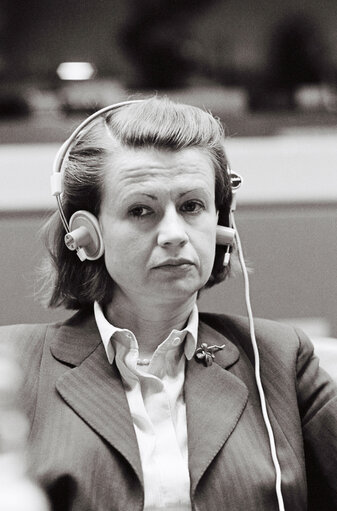 Fotografi 24: The MEP Mechthild VON ALEMANN during a meeting in Luxembourg on February 1981.