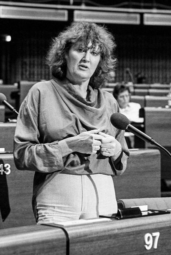 The MEP Hedy D'ANCONA during a session in Strasbourg in June 1986.