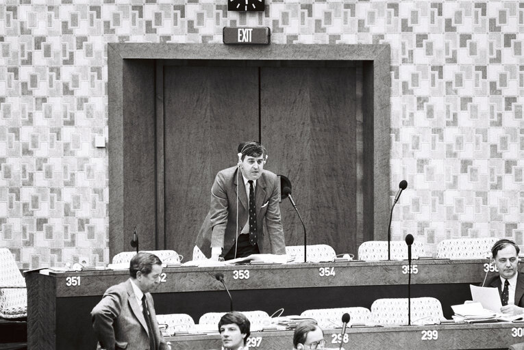 Photo 15: The MEP John David TAYLOR during a session in Luxembourg in February 1981.