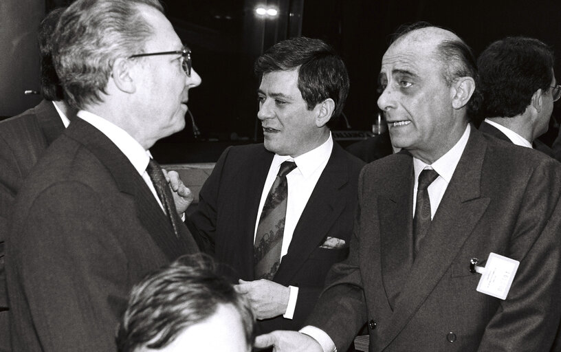 Interinstitutional Conference in Luxembourg on April 8, 1991.