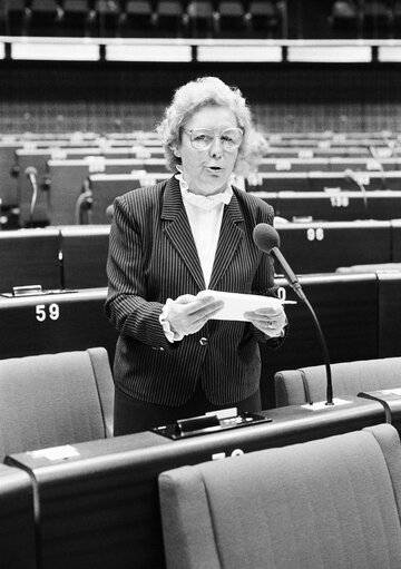 Снимка 4: The MEP Maria Luisa CASSANMAGNAGO CERRETTI during a session in Strasbourg in May 1983.