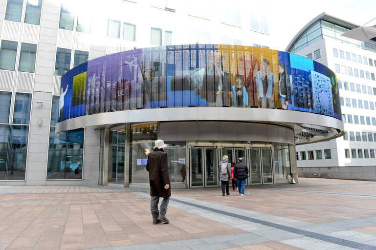 Photo 4: Parlamentarium's entrance in the WIB Building in Brussels