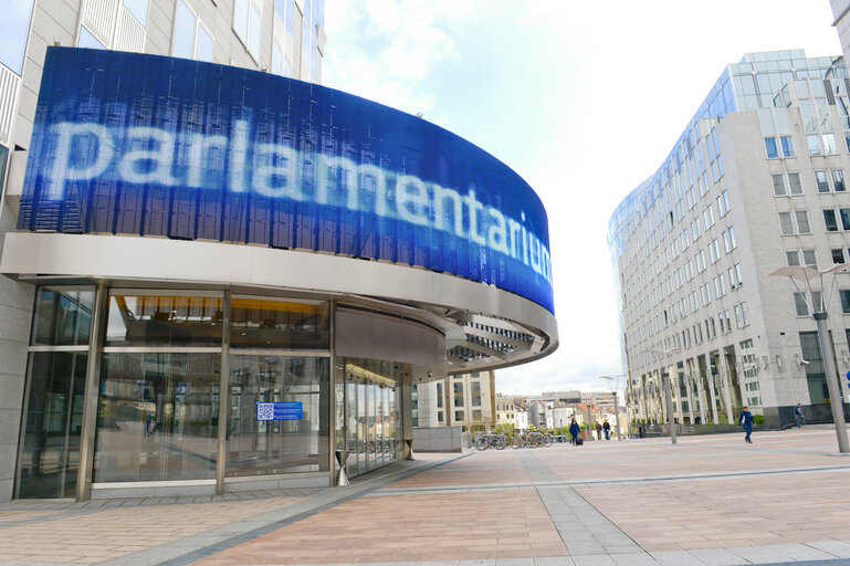 Photo 10: Parlamentarium's entrance in the WIB Building in Brussels