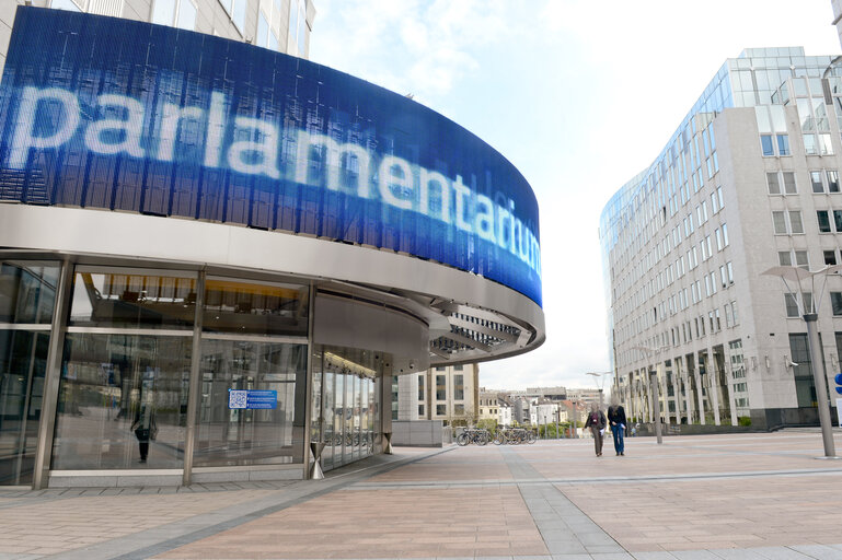 Photo 9: Parlamentarium's entrance in the WIB Building in Brussels