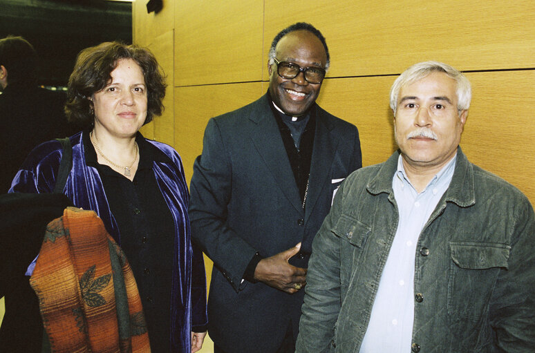 Φωτογραφία 10: Nurit Peled-Elhanan, Dom Zacarias Kamwenho and Izzat Ghazzawi, 2001 Sakharov Prize laureates, are received at the European Parliament