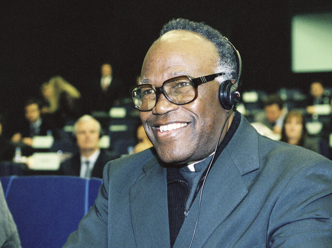 Φωτογραφία 21: Nurit Peled-Elhanan, Dom Zacarias Kamwenho and Izzat Ghazzawi, 2001 Sakharov Prize laureates, are received at the European Parliament