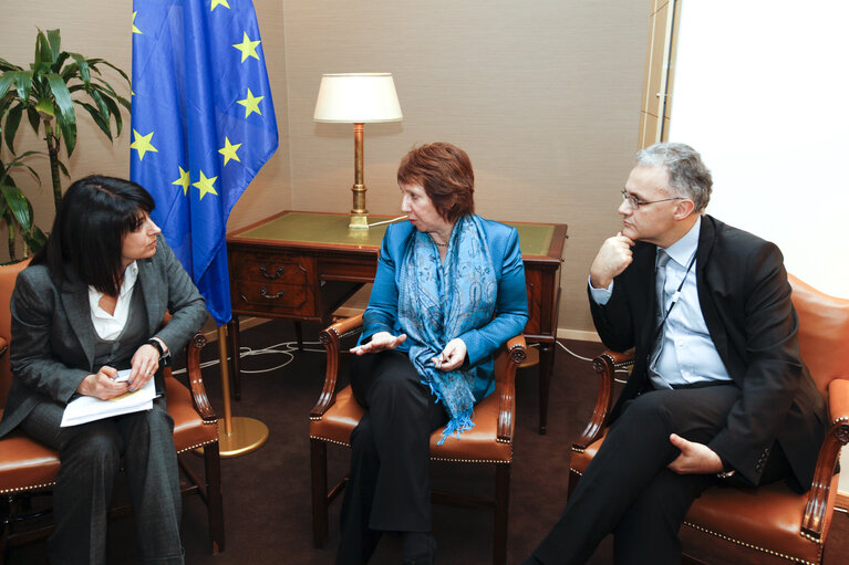 Photo 1 : MEPs meet with the High Representative of the Union for Foreign Affairs and Security Policy.