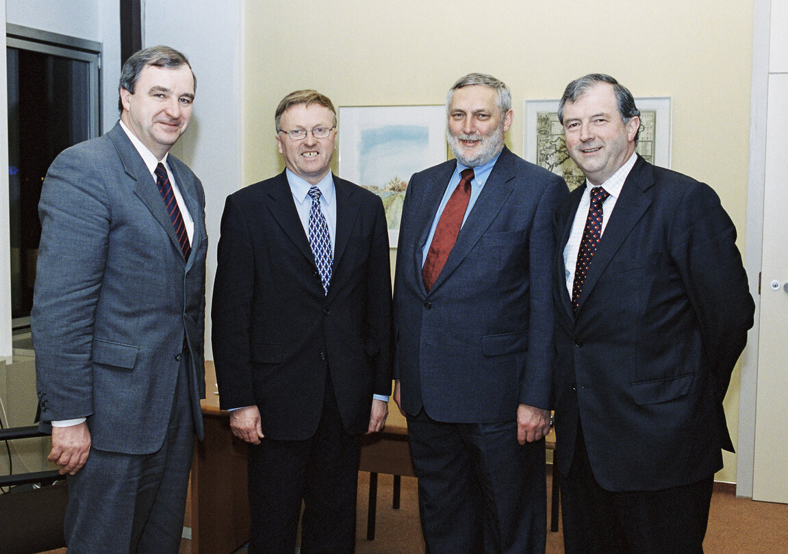 The MEP John DILLON, Franz FISHLER EC Commissioner and the MEP John Walls CUSHNAHAN in Strasbourg in March 2002.