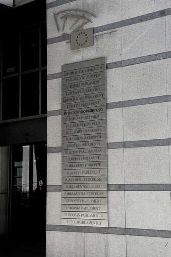 Fotografi 10: Plaque PE Multilingue