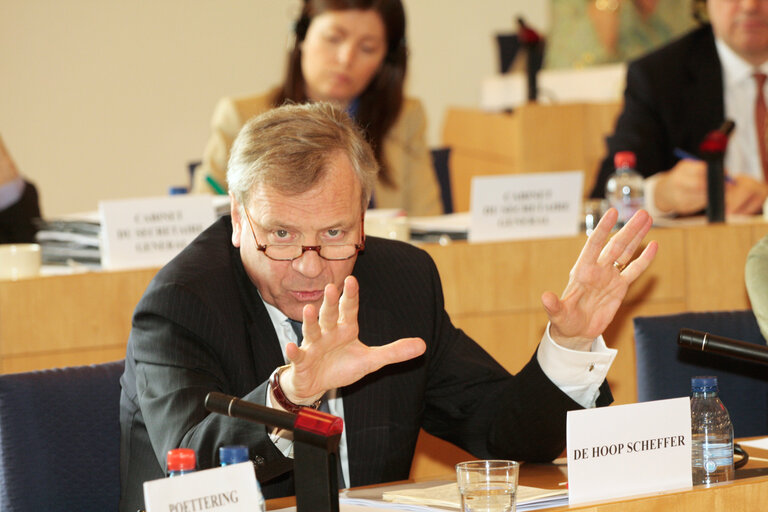 EP President chairs a meeting of the Conference of Presidents of the Political Groups with the Secretary General of NATO.