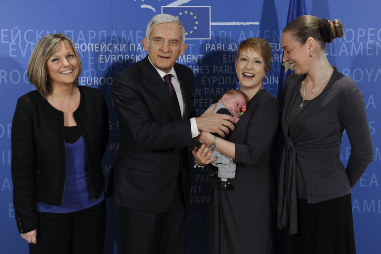 Снимка 1: EP president Jerzy BUZEK meets Esther De LANGE