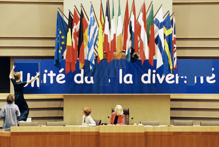 Photo 1: Proclamation of the slogan Unity diversity slogan in Brussels