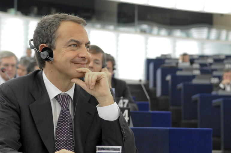 Valokuva 24: Plenary session in Strasbourg - Spanish Prime Minister Jose Luis Rodríguez Zapatero debates with MEPs the programme of the Spanish presidency of the Council during the first half of 2010