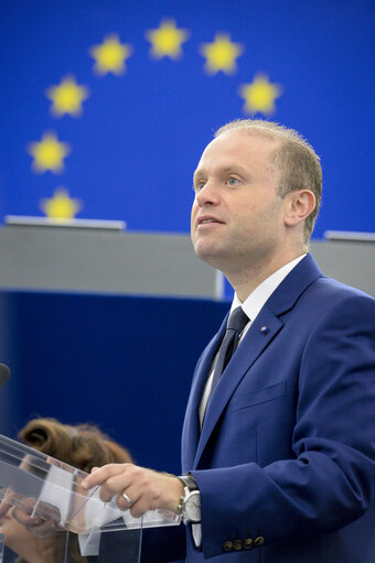 Foto 2: Official visit of the Prime Minister of Malta - Review of the Maltese Presidency - Chairing the Plenary session: debate on the Review of the Maltese Presidency