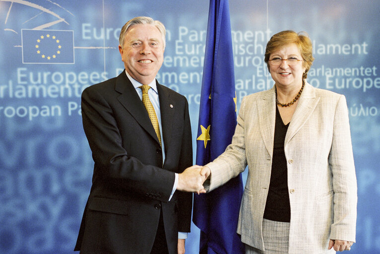 Снимка 1: Pat COX - EP President meets with Louise FRECHETTE, Deputy Secretary General of the UN