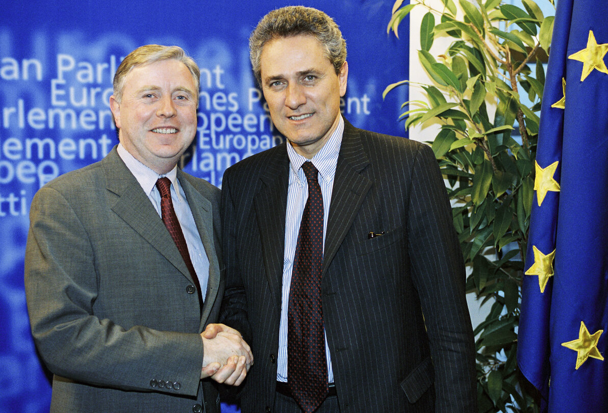 Pat COX - EP President meets  Francesco RUTELLI in Strasbourg in March 2002.