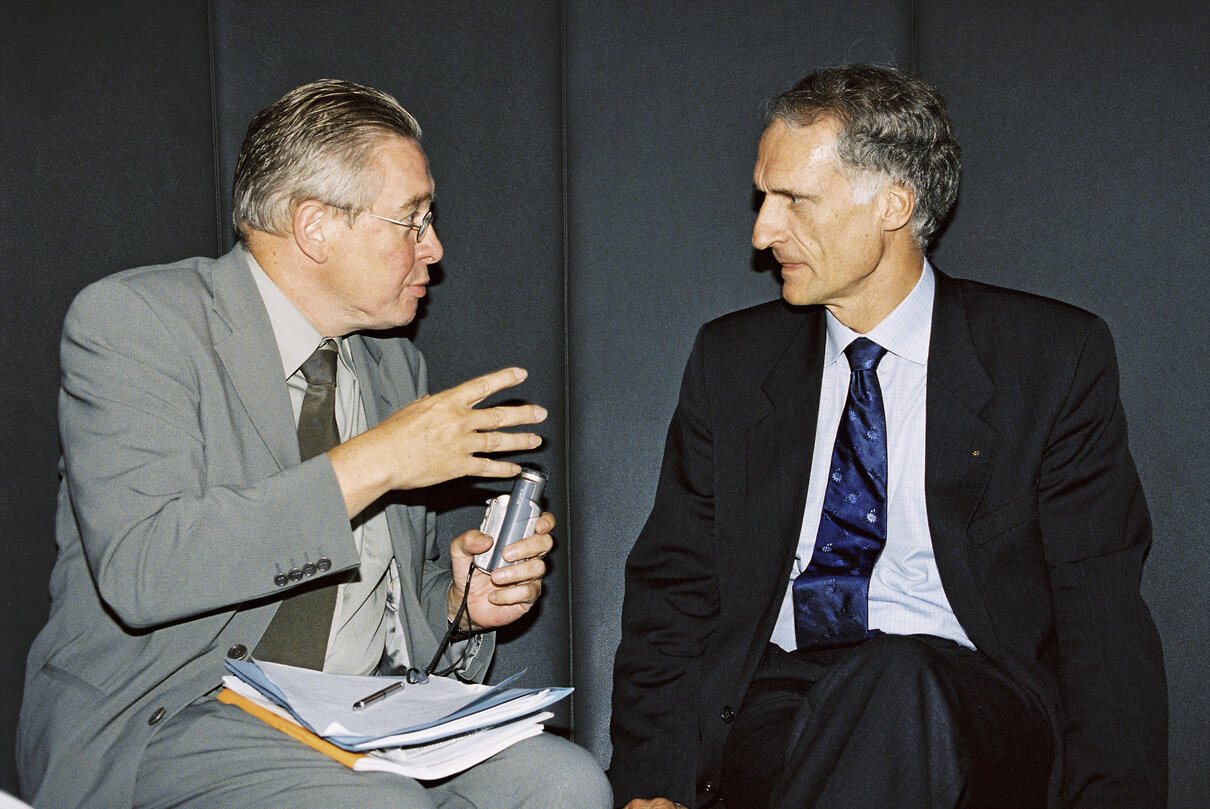 MEPs Dirck STERCKX and Bertel HAARDER at the European Parliament in Strasbourg in September 2002