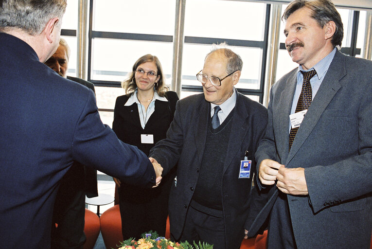 Fotografia 1: Pat COX - EP President meets with Alexander NIKITIN