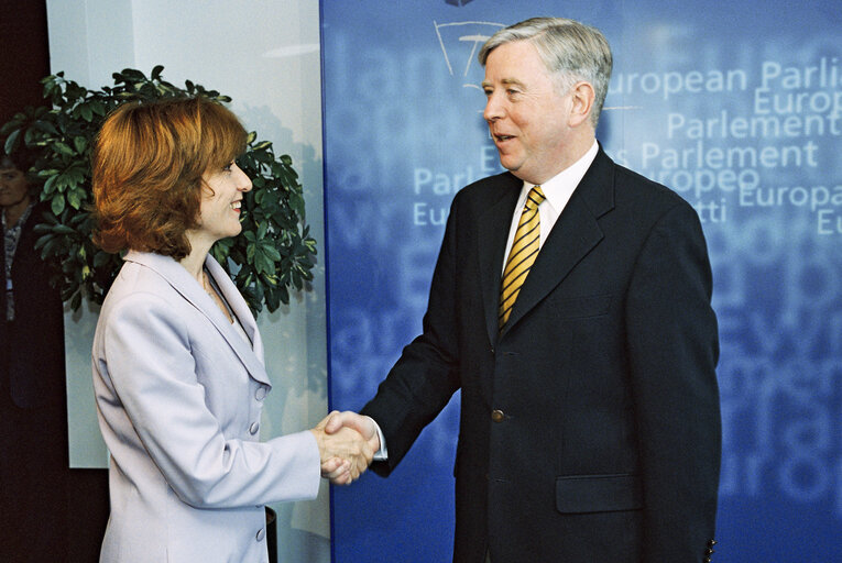 Pat COX - EP President meets with Noelle LENOIR, French Minister for European Affairs