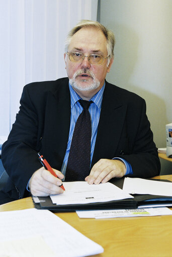 Portrait of MEP Helmut KUHNE