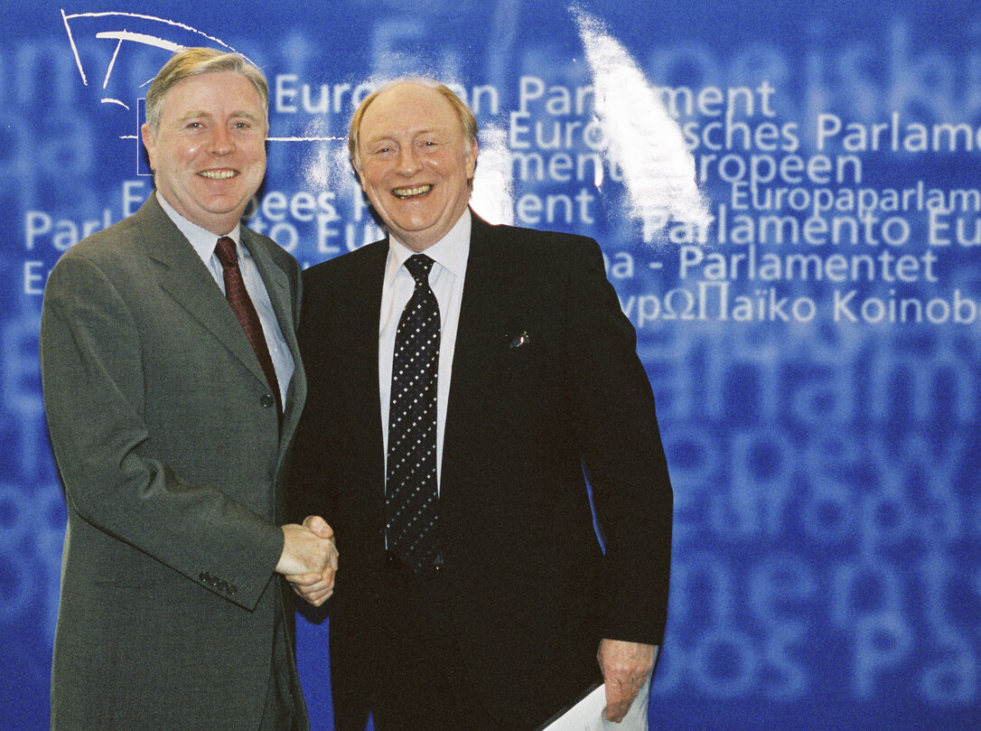 Pat COX - EP President meets Neil KINNOCK, European Commissioner for Adfministrative Reform in Srasbourg on March 12, 2002.