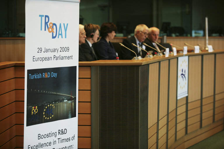 Fotó 1: The European Research Area with Turkey .