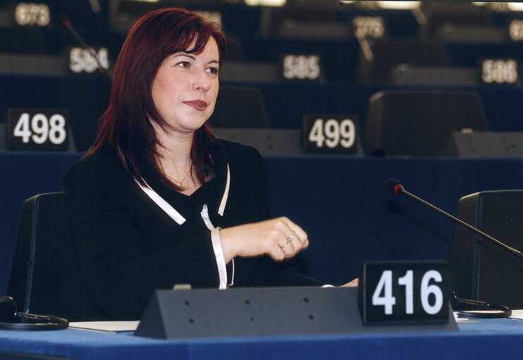 Foto 1: Anna IBRISAGIC in plenary session in Strasbourg.