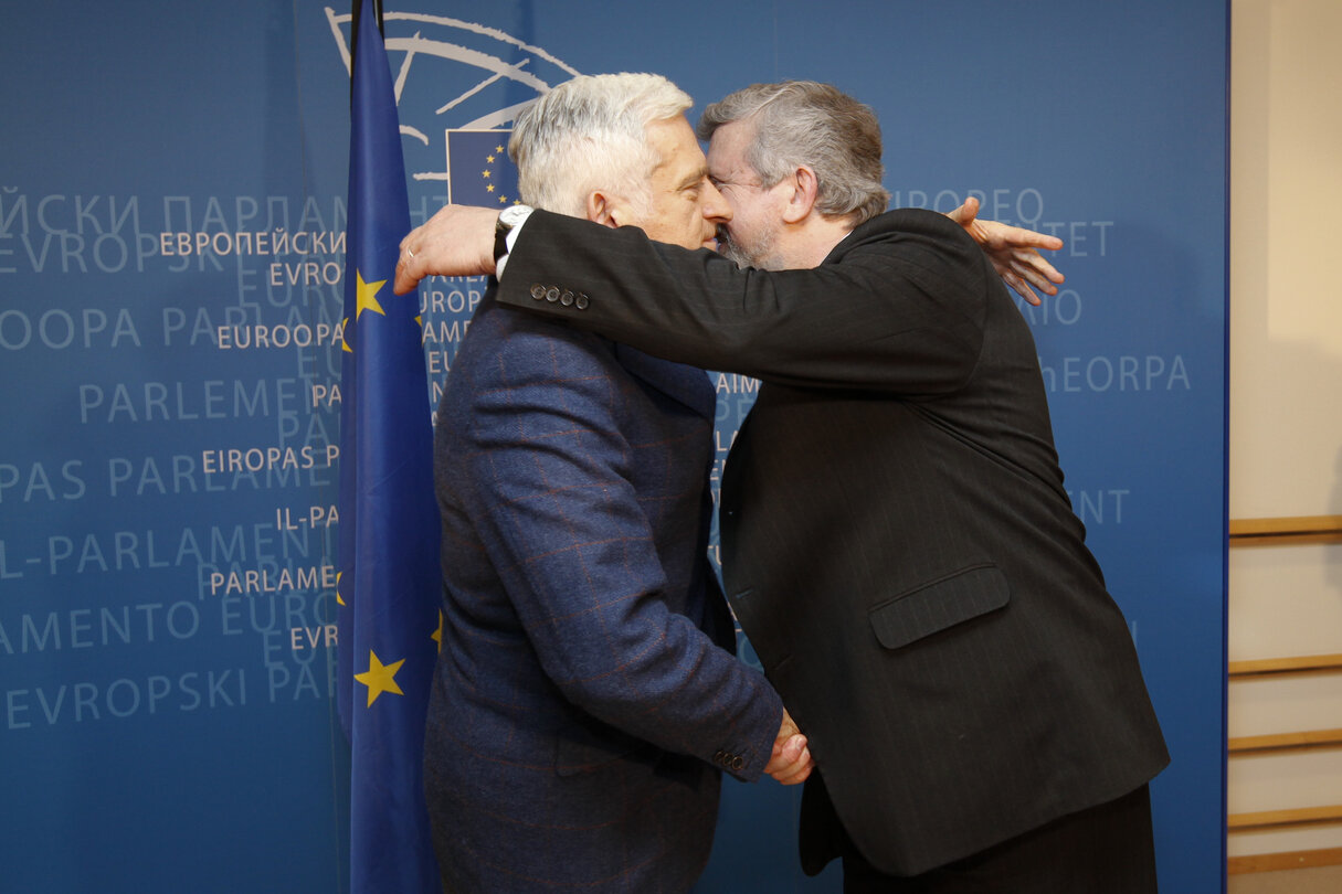 Jerzy Buzek, EP President, meets with Belarus opposition politician Alaksandar Milinkievic