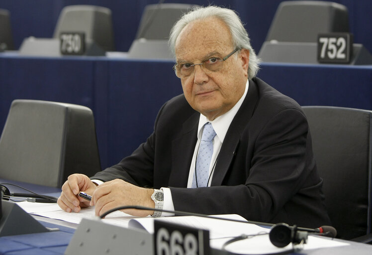 Photo 2 : MEP Antonio MUSSA