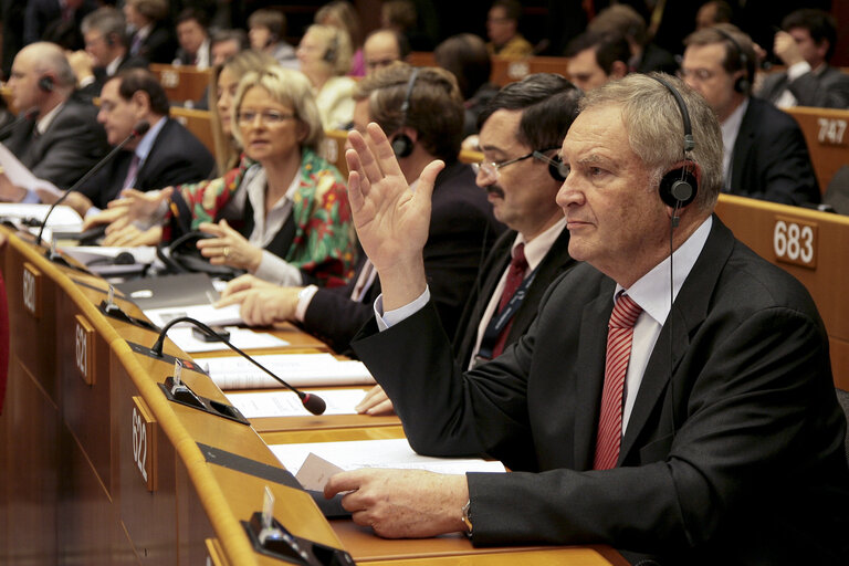 Foto 4: Hans-Peter MAYER at the EP in Brussels.