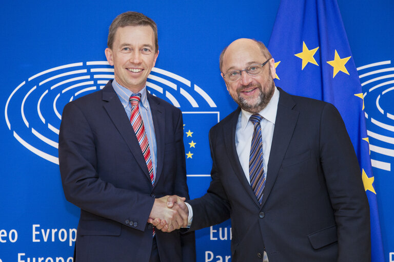 Foto 2: Martin SCHULZ - EP President meets with Bernd LUCKE - MEP