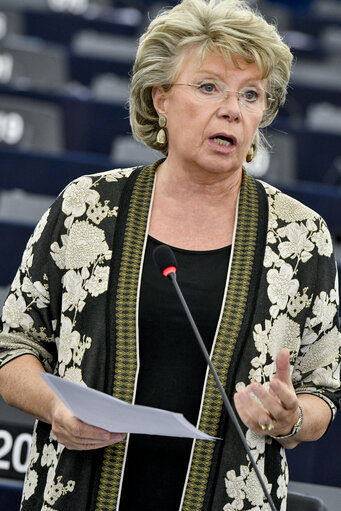 Photo 3: Viviane REDING in Plenary session week 47 2016 in Strasbourg